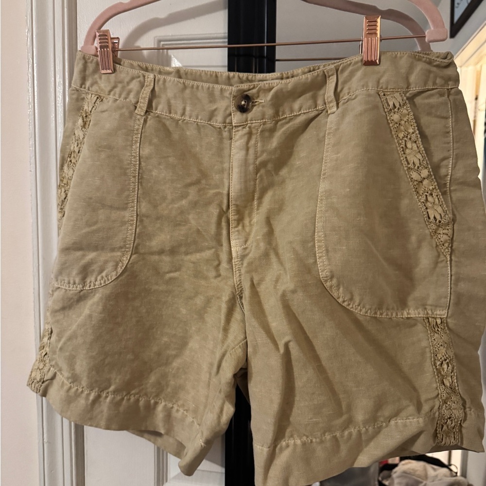 Coldwater Creek Tan Cargo Shorts with Crochet Trim